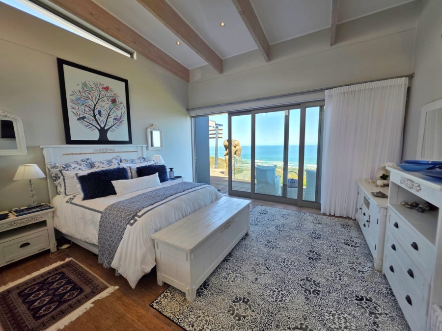 5 Bedroom Property for Sale in Wilderness Heights Western Cape